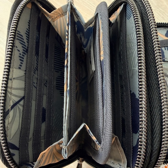 Lug Splits Wallet - Brushed Grey - Picture 5 of 6